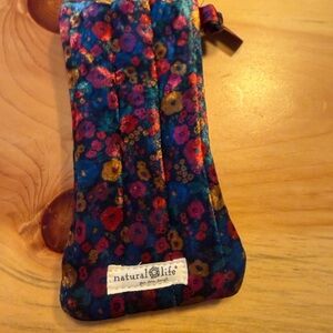 NATURAL LIFE Velvet Floral Glasses Sleeve - Blue Multi